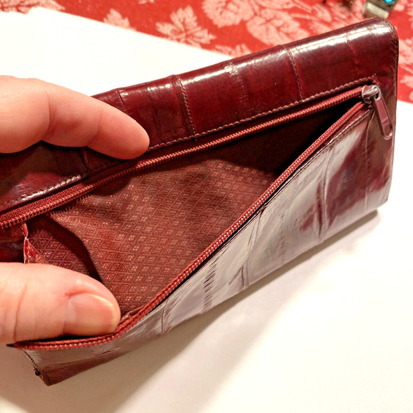 Genuine Eel Skin Leather Burgundy Red Bifold Wallet 1970s Vintage Made in Korea - Picture 9 of 9